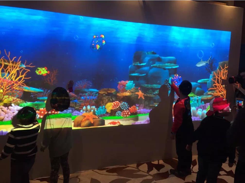 畫(huà)畫(huà)水族館